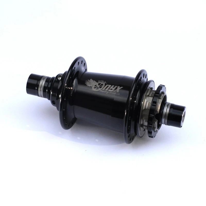 MOYEU ARRIERE ONYX ULTRA AXE 15 MM VIS 10 MM NOIR 3 MOYEU ARRIERE ONYX ULTRA AXE 15 MM VIS 10 MM NOIR